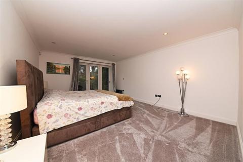 3 bedroom flat for sale, Kingsgate Avenue, Finchley