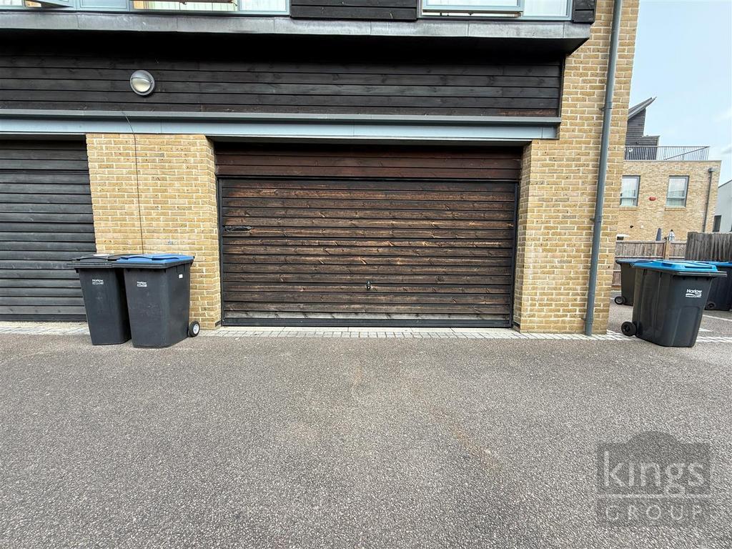 Double Garage.jpg
