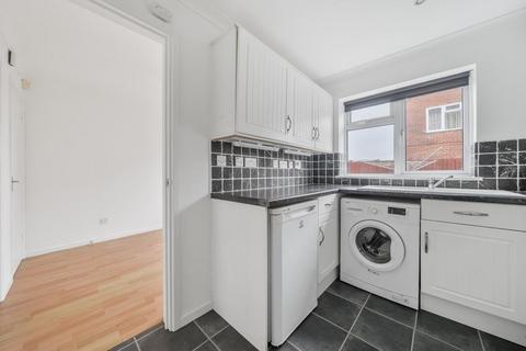 undefined, Simmons Walk,  Basingstoke,  RG21