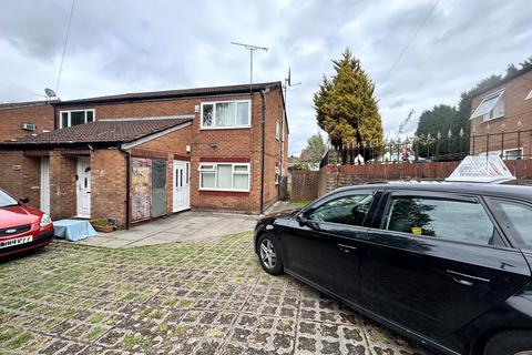 2 bedroom ground floor flat for sale, Pink Bank Lane, Longsight
