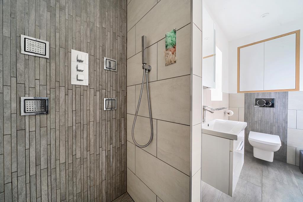 Master en-suite
