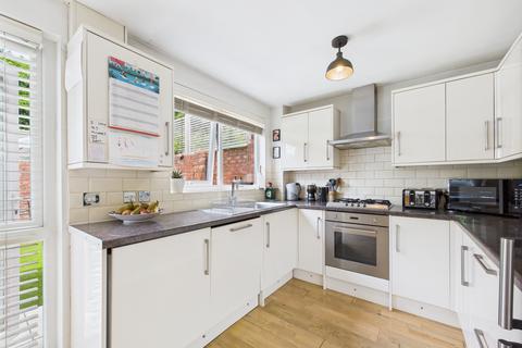 16, Butler Court Byron Close, Marlow, SL7 1UE