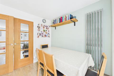 16, Butler Court Byron Close, Marlow, SL7 1UE