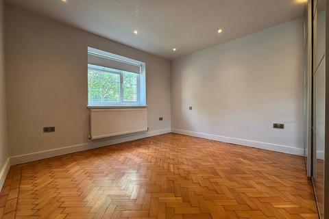 undefined, Hale Lane, Mill Hill, NW7