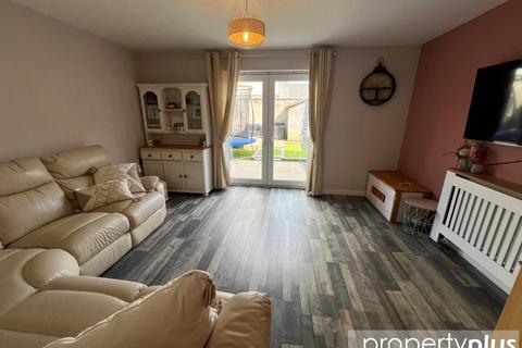 undefined, Ffordd Seren, Ystrad, Rhondda Cynon Taff, CF41