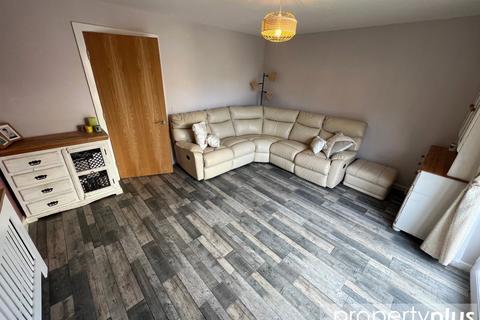 undefined, Ffordd Seren, Ystrad, Rhondda Cynon Taff, CF41