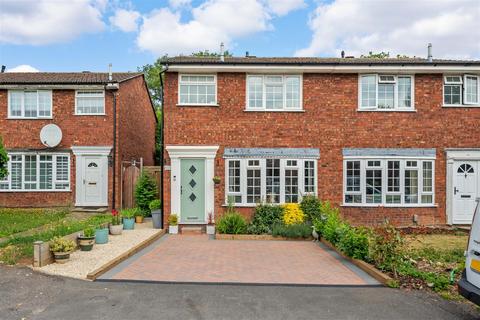 17 Mandeville Close, Guildford, GU2 9YA