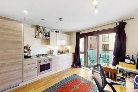 Studio for sale, Cable Street, London, E1