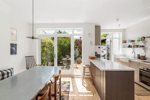 64 De Frene Road, London, SE26 4AG