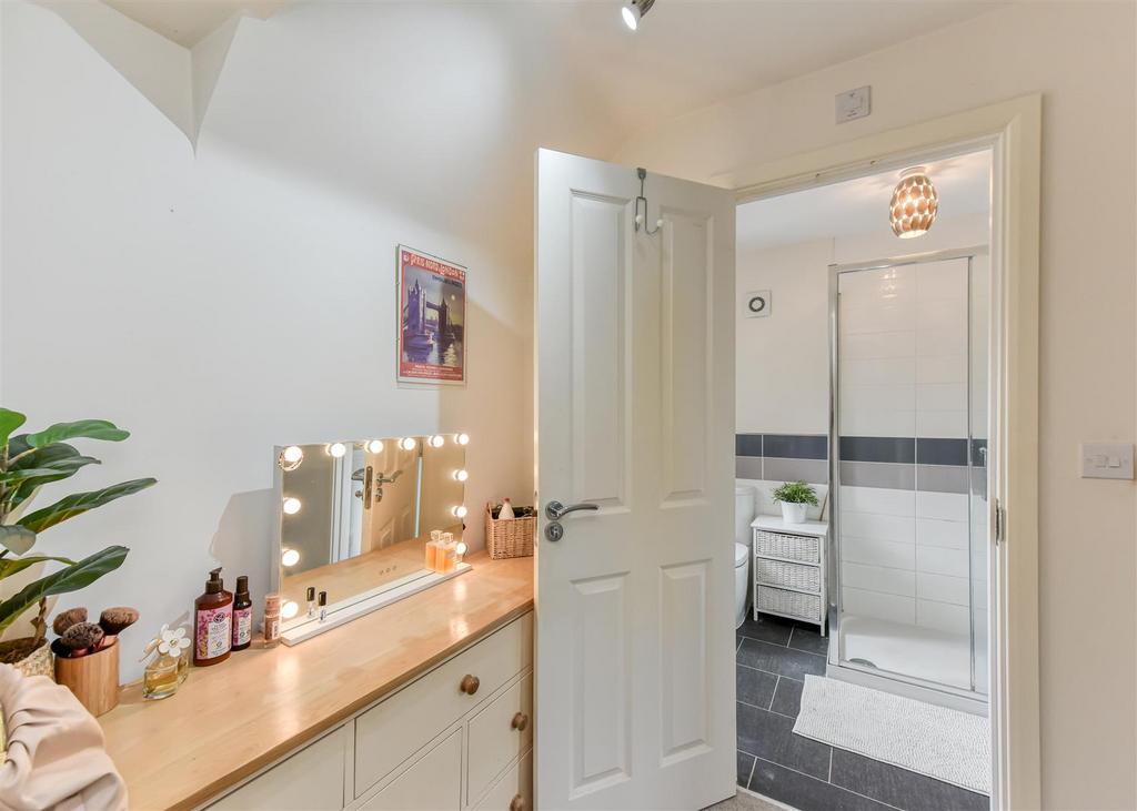 61 Henry Fowler Drive-bed2b.jpg
