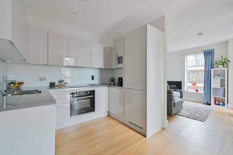 1 bedroom flat for sale, Millwards Court, Greyhound Parade, Earlsfield, Summerstown, SW17