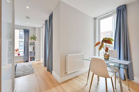 Millwards Court, Greyhound Parade, Earlsfield, Summerstown, SW17