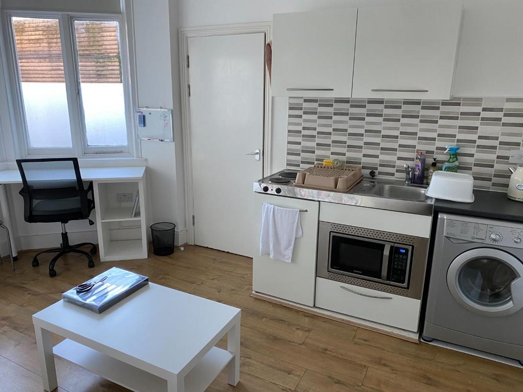 Flat 1 - 7.jpg
