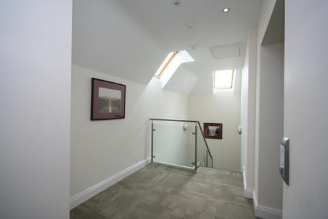 2 bedroom apartment to rent, St. Leonards Road, Windsor, Berkshire, SL4
