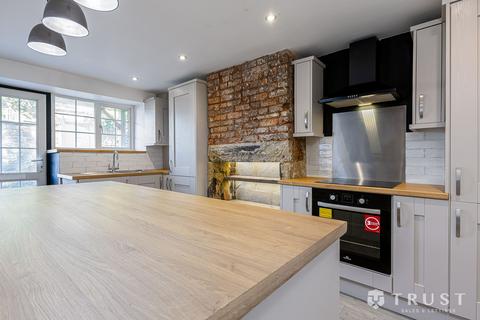2 bedroom cottage for sale, Huddersfield Road, Mirfield, WF14