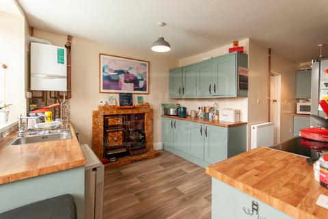 4 bedroom end of terrace house for sale, Alltygrug Road, Ystalyfera, Swansea. SA9