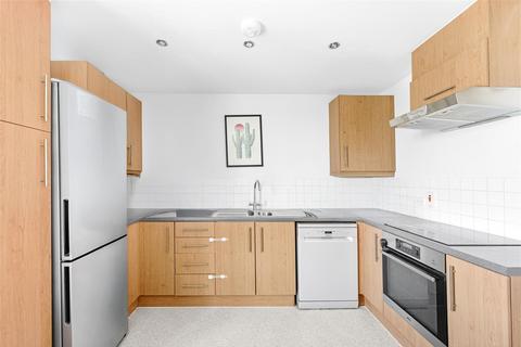 1 bedroom flat for sale, Great Amwell Lane, London N8