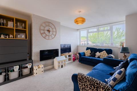 25 Camberley Crescent, Wolverhampton, WV4 6QR