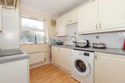 2 bedroom flat for sale, St. Botolphs Road, Worthing