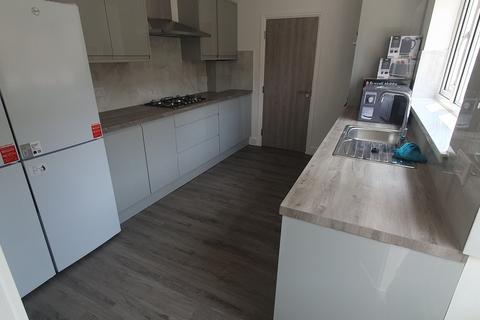 5 bedroom house to rent, 2 Strathnairn Street