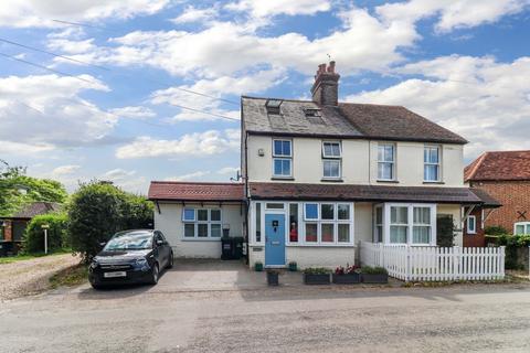 4 bedroom semi-detached house for sale, Bucks Hill, Kings Langley, WD4