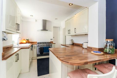 4 bedroom semi-detached house for sale, Bucks Hill, Kings Langley, WD4