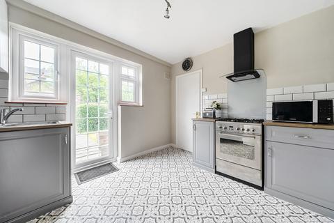 2 bedroom apartment for sale, Lock Chase, London