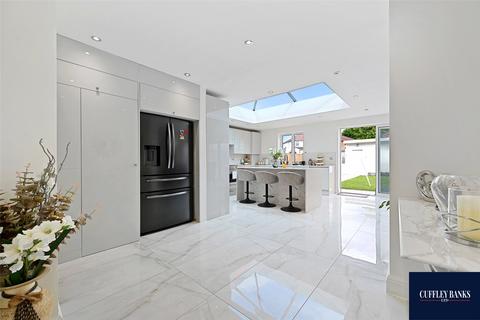 6 bedroom end of terrace house for sale, Lee Road, Perivale, Middlesex, UB6