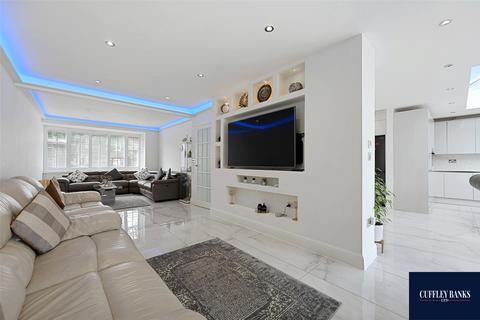6 bedroom end of terrace house for sale, Lee Road, Perivale, Middlesex, UB6