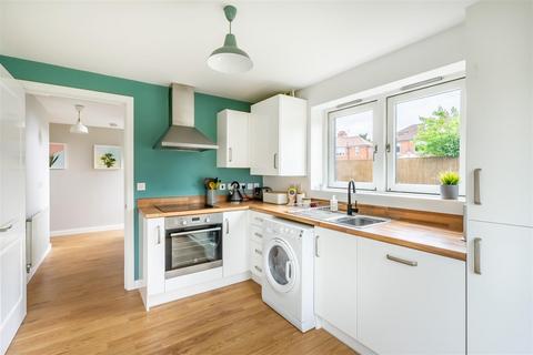 2 bedroom semi-detached house to rent, Bellerby Court, York, YO31 0PJ