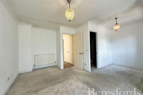 1 Landseer Close, Hornchurch, RM11 1FJ