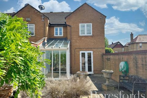 1 Landseer Close, Hornchurch, RM11 1FJ