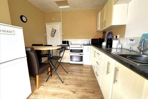4 bedroom apartment for sale, Belle Vue Street, Filey