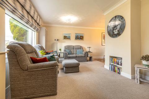 92 Cartside Road, Clarkston, Glasgow, G76 8QD