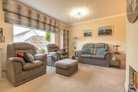 92 Cartside Road, Clarkston, Glasgow, G76 8QD