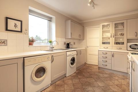 92 Cartside Road, Clarkston, Glasgow, G76 8QD