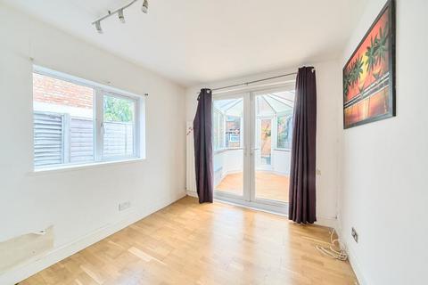 2 bedroom flat for sale, Long Lane,  Finchley,  N3