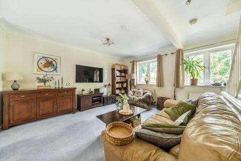 4 Tree View Close, London, SE19 2QT