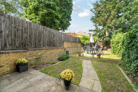 4 Tree View Close, London, SE19 2QT