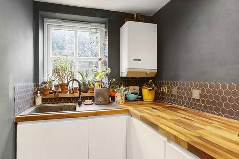 6 Herons Place, Isleworth, TW7 7BE