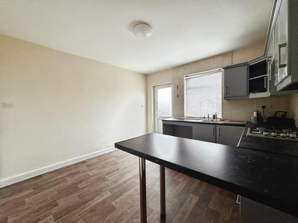 KITCHEN 03.jpg