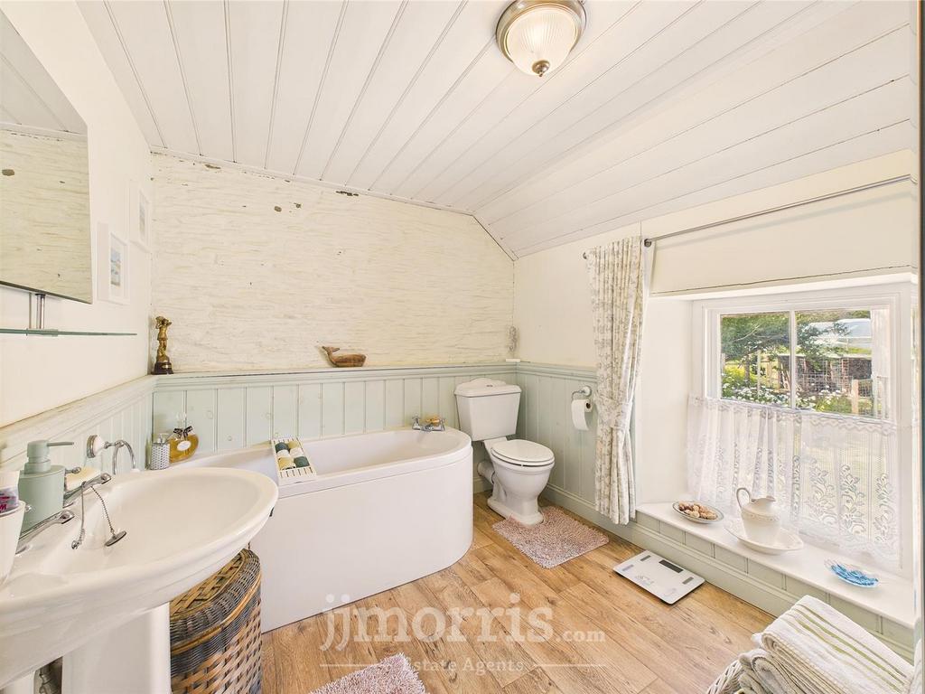 CAM05297 G0-PR0050-STILL024.jpg