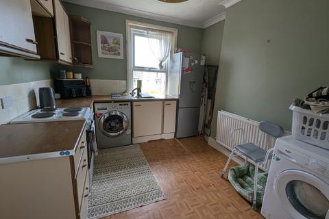 2 bedroom maisonette to rent, Salisbury Road, Dover, Kent, CT16