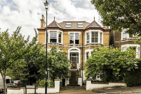 Studio to rent, Pepys Road, London SE14