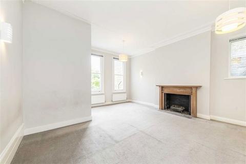 Studio to rent, Pepys Road, London SE14