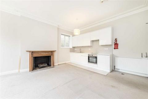 Studio to rent, Pepys Road, London SE14