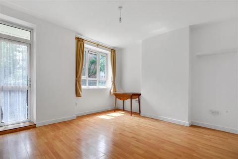 2 bedroom flat for sale, Campion House, London, N16