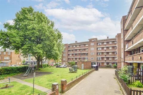 2 bedroom flat for sale, Campion House, London, N16