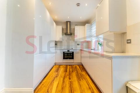 2 bedroom flat for sale, Edgware, HA8