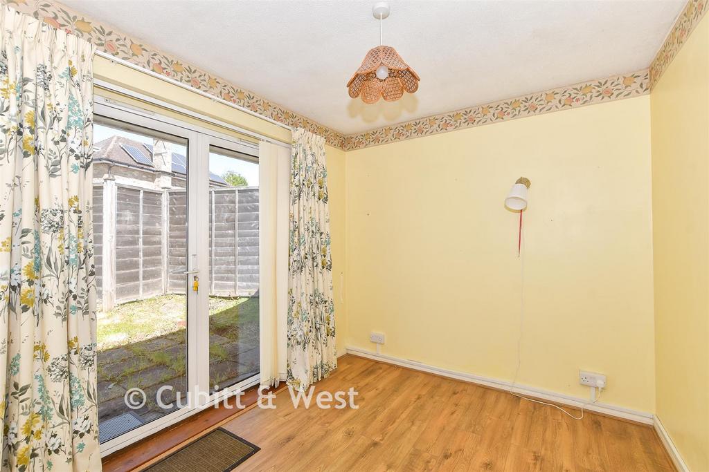 Bedroom 2/ Dining Room